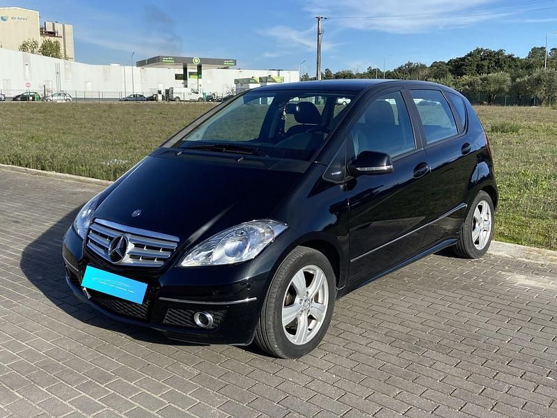 Preto Usado 2011 Mercedes A160 | € 9.250 (Caro) - Imagem 1/4