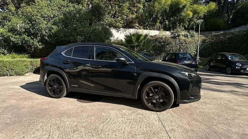 Usado Lexus UX 250h 181 HP (133 kW) 2022 Preto SUV