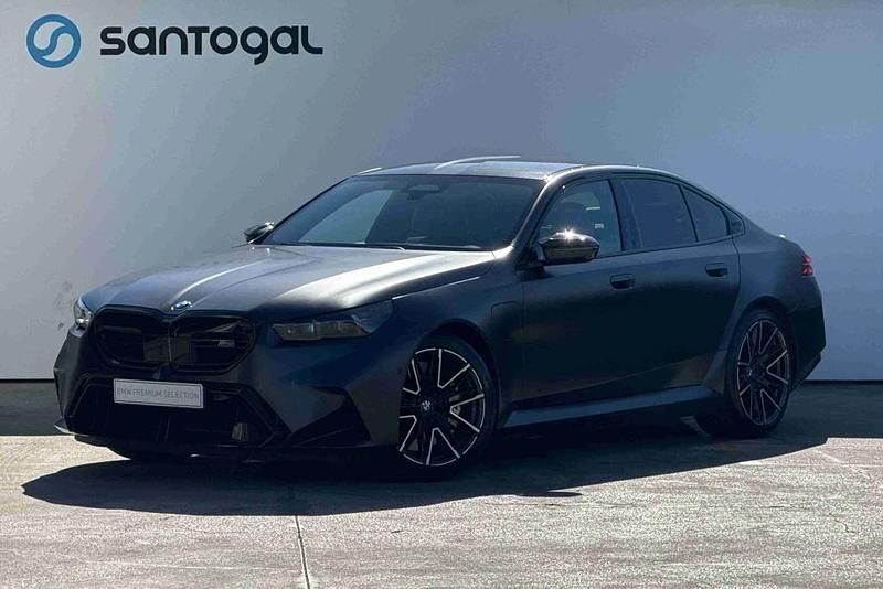 Vermelho Usado 2024 BMW M5 Comfort Edition Sedan | € 159.900 - Imagem 1/4
