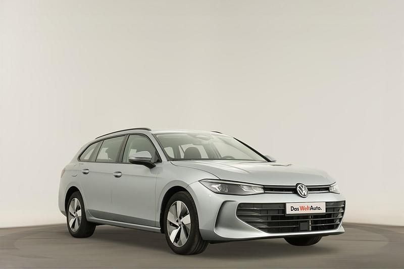 Cinzento Usado 2025 VW Passat Carrinha | € 40.490 - Imagem 1/4