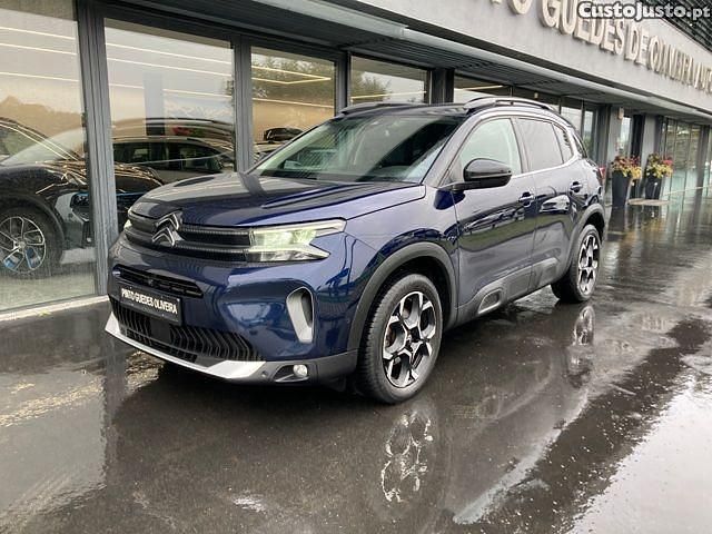 Azul Usado 2023 Citroën C5 PureTech Sedan | € 21.500 - Imagem 1/1