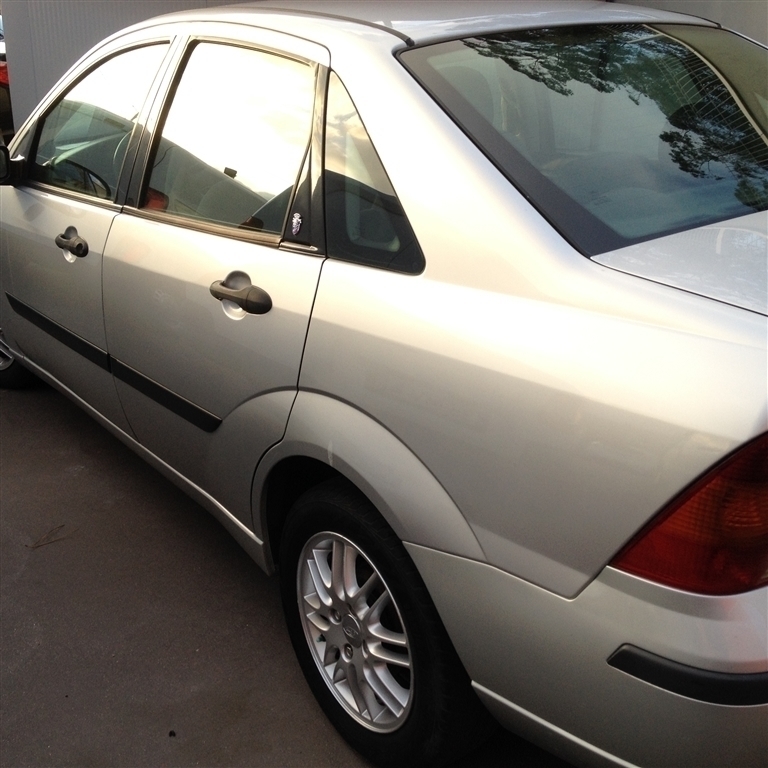 Sold Ford Focus 1.8 TDdi Ghia (90c. Carros usados para venda