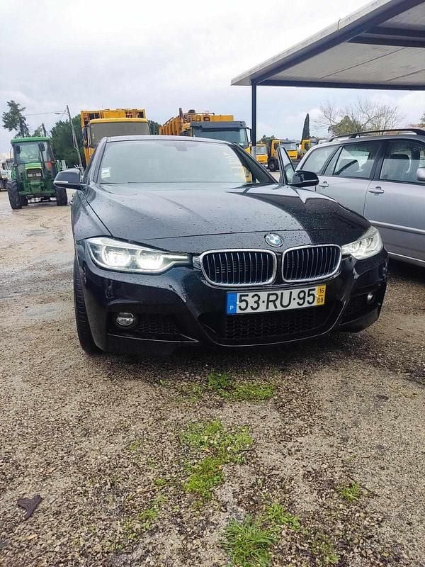 Preto Usado 2016 BMW 330 Sedan | € 22.500 (Caro) - Imagem 1/4