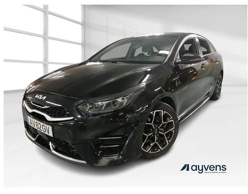 Usado Kia ProCeed 120 HP (88 kW) 2022 Preto Carrinha