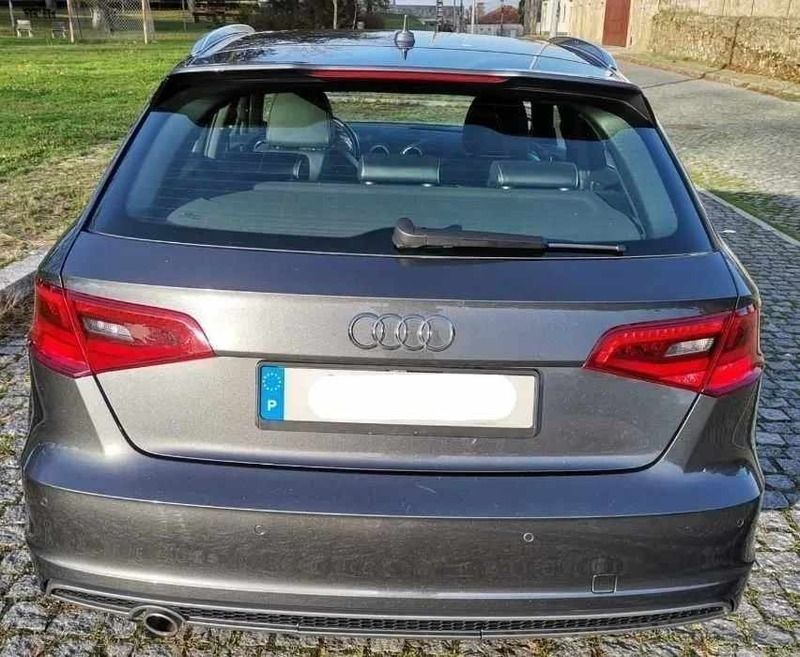 Cinzento Usado 2016 Audi A3 Citadino | € 14.100 (Preço justo) - Imagem 1/4