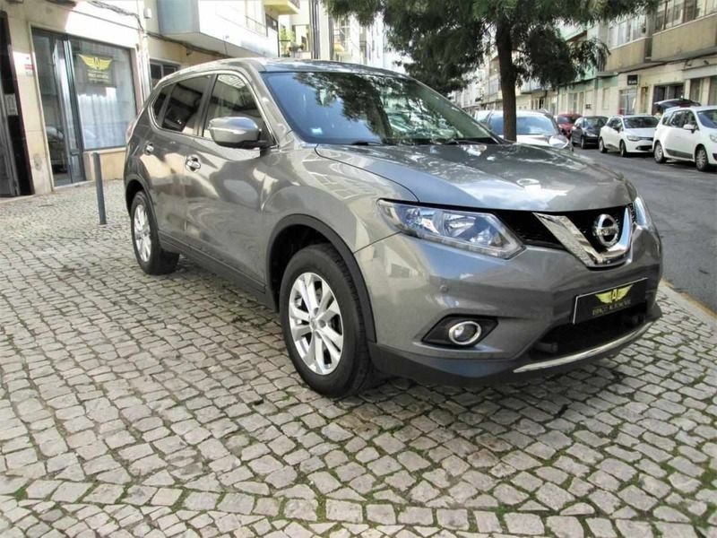 Cinzento Usado 2016 Nissan X-Trail Tekna SUV | € 14.950 (Preço justo) - Imagem 1/4