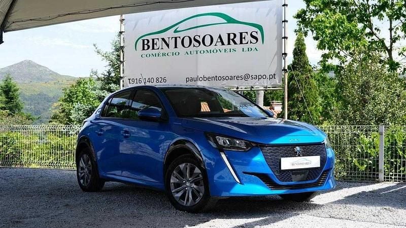 Azul Usado 2020 Peugeot e-208 Allure Citadino | € 17.500 (Preço justo) - Imagem 1/1