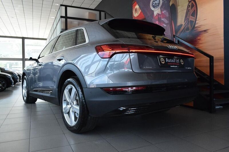 Usado Audi e-tron Advanced 300 kW (408 HP) 2020 Cinzento SUV