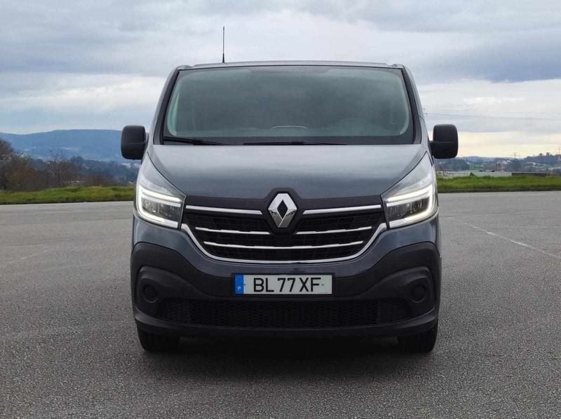 Cinzento Usado 2019 Renault Trafic Van | € 22.990 (Preço justo) - Imagem 1/4