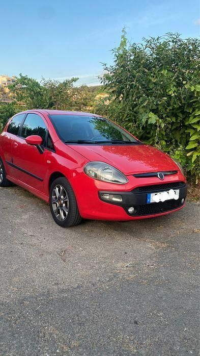 Usado 2010 Fiat Grande Punto Citadino | € 3.600 (Bom preço) - Imagem 1/4