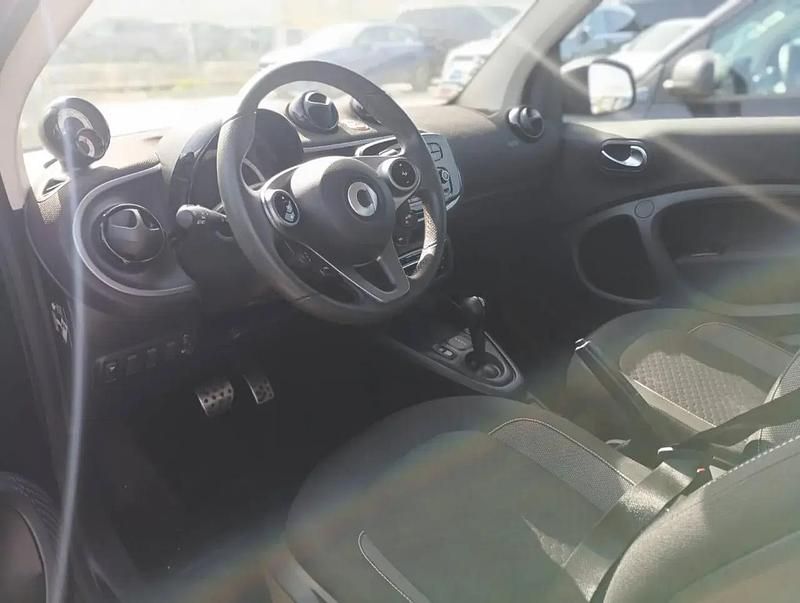 Usado Smart ForTwo Electric Drive 60 kW (82 HP) 2021 Cinzento Coupé