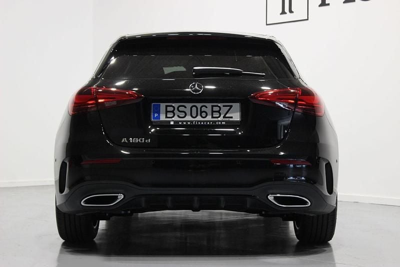 Usado Mercedes A180 116 HP (85 kW) 2025 Preto Sedan