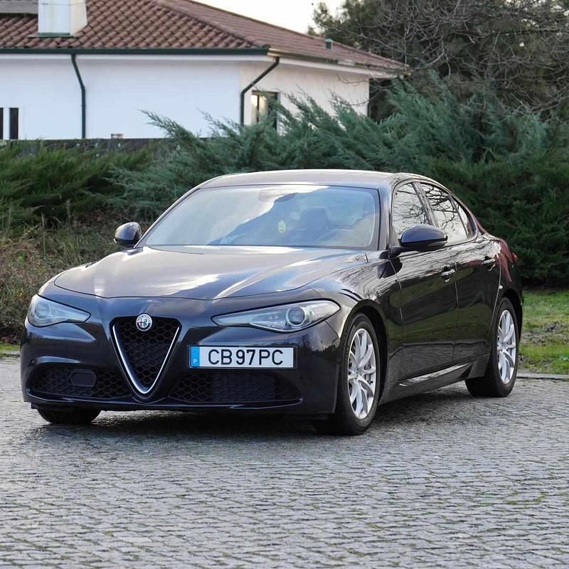 Usado Alfa Romeo Giulia 150 HP (110 kW) 2016 Preto Sedan