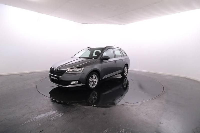 Usado Skoda Fabia Ambition 95 HP (69 kW) 2022 Cinza Citadino