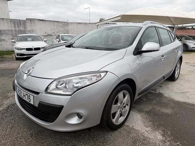 Usado Renault Mégane III 90 HP (66 kW) 2011 Cinzento Carrinha