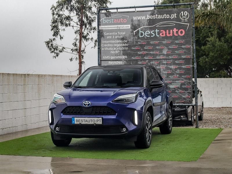 Usado Toyota Yaris Hybrid 116 HP (85 kW) 2022 Azul