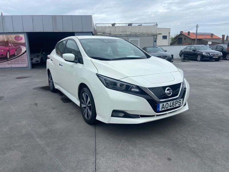 Cinza Usado 2022 Nissan Leaf Acenta Citadino | € 17.900 (Preço justo) - Imagem 1/4