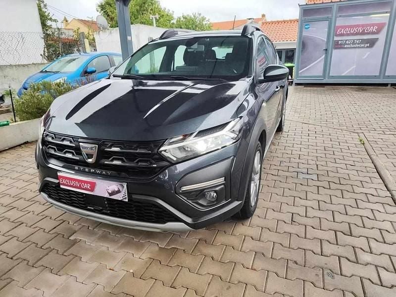 Usado Dacia Sandero Expression 101 HP (74 kW) 2022 Cinza escuro Monovolume