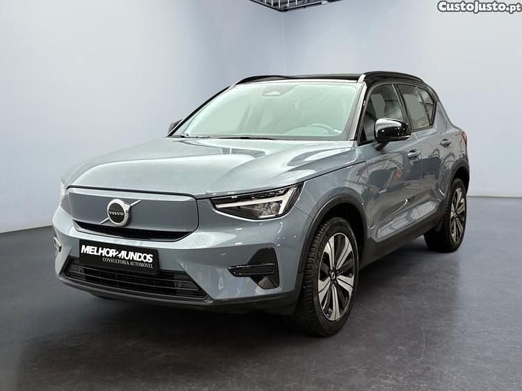 Cinza Usado 2022 Volvo XC40 SUV | € 29.750 (Bom preço) - Imagem 1/1