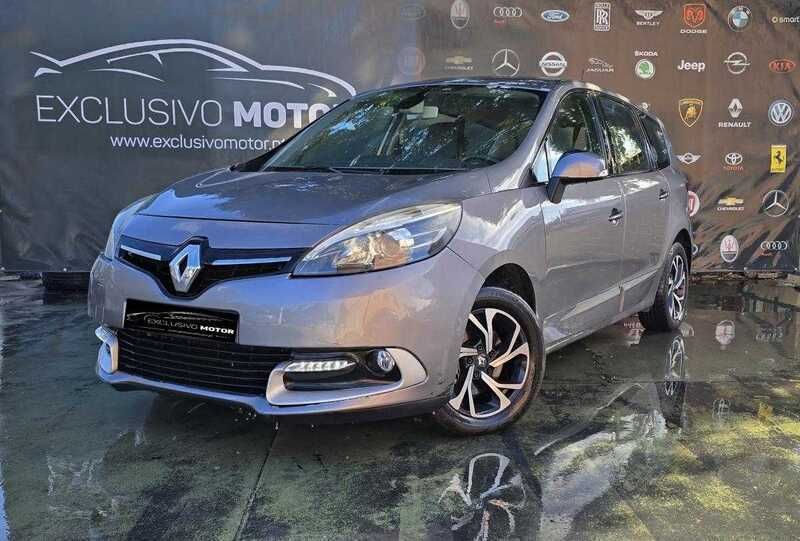 Cinzento Usado 2014 Renault Grand Scénic III Expression Monovolume | € 12.900 - Imagem 1/4