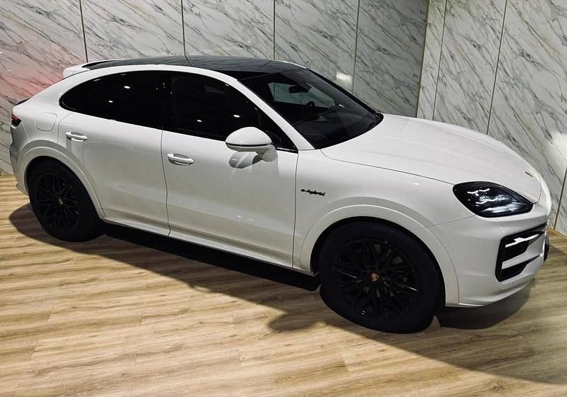 Usado Porsche Cayenne 470 HP (345 kW) 2024 Branco SUV