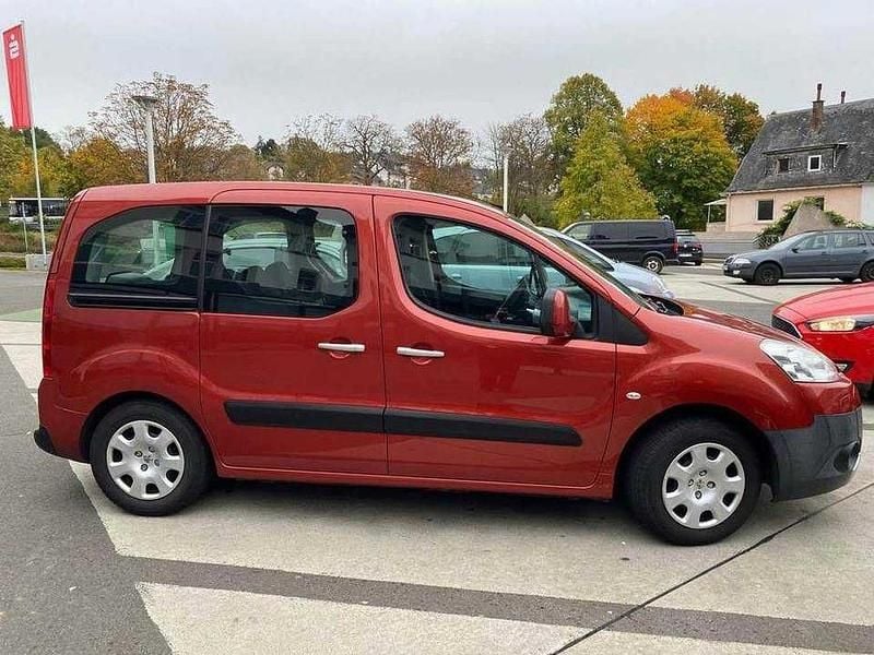 Usado 2009 Peugeot Partner Tepee Monovolume | € 6.450 - Imagem 1/4