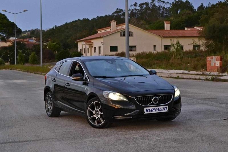 Preto Usado 2016 Volvo V40 Carrinha | € 16.400 (Preço elevado) - Imagem 1/4