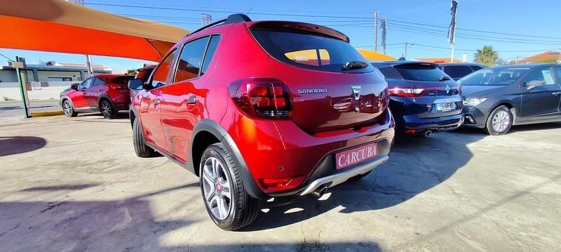 Usado Dacia Sandero Stepway 90 HP (66 kW) 2019 Vermelho