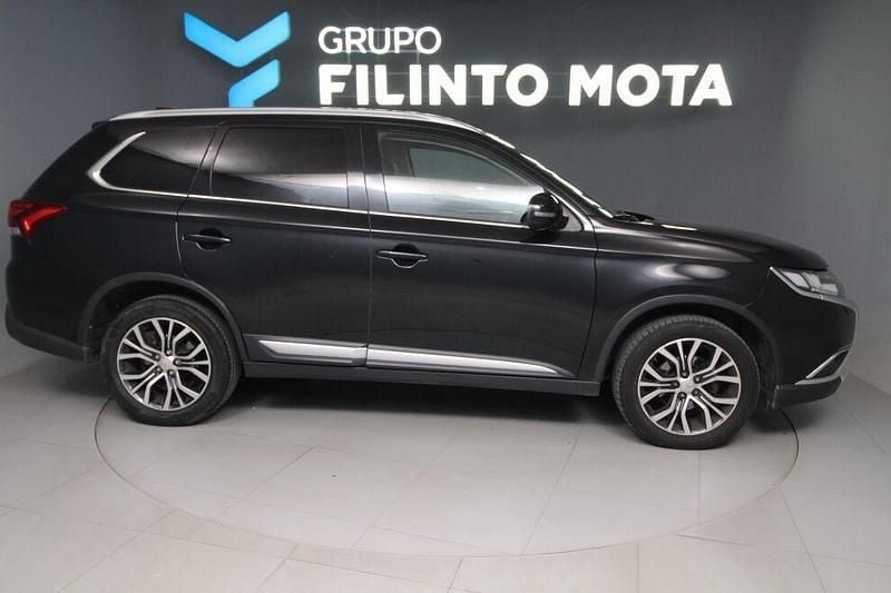 Preto Usado 2018 Mitsubishi Outlander Intense SUV | € 21.990 (Preço justo) - Imagem 1/4