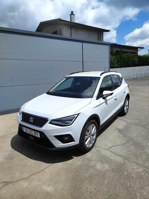 Branco Usado 2019 Seat Arona SUV | € 15.750 (Preço justo) - Imagem 1/4