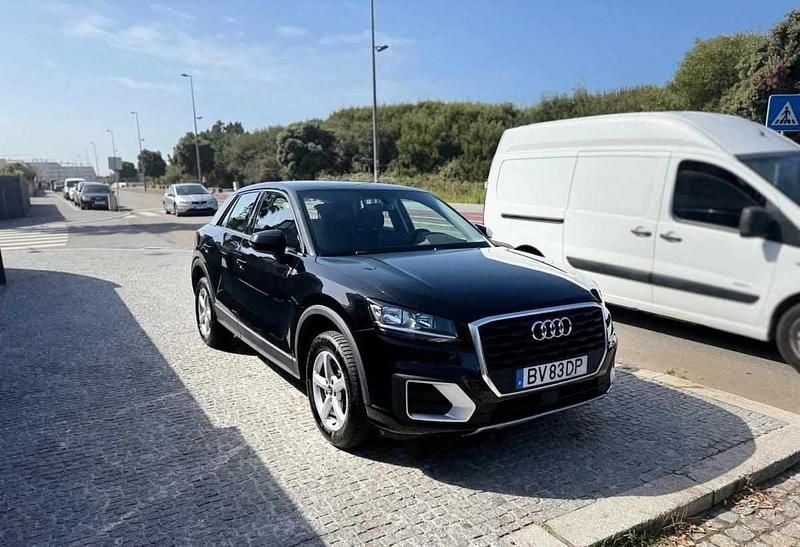 Usado Audi Q2 116 HP (85 kW) 2019 Preto SUV