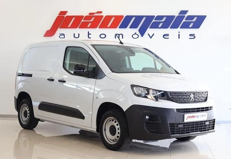 Branco Usado 2024 Peugeot Partner Monovolume | € 18.900 (Preço justo) - Imagem 1/4