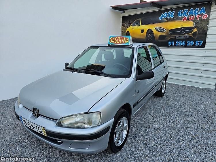 Cinza Usado 2002 Peugeot 106 Citadino | € 1.450 - Imagem 1/1