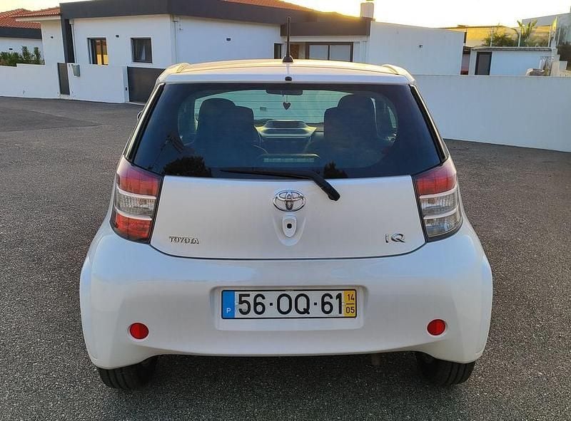 Usado Toyota iQ 68 HP (50 kW) 2014 Citadino