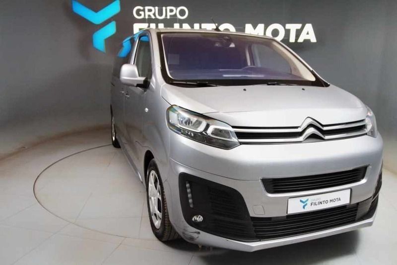 Cinzento Usado 2021 Citroën Jumpy Monovolume | € 27.890 - Imagem 1/4