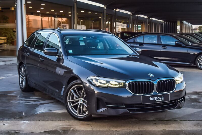 Cinza Usado 2021 BMW 520 Luxury Line Carrinha | € 39.900 (Preço justo) - Imagem 1/4
