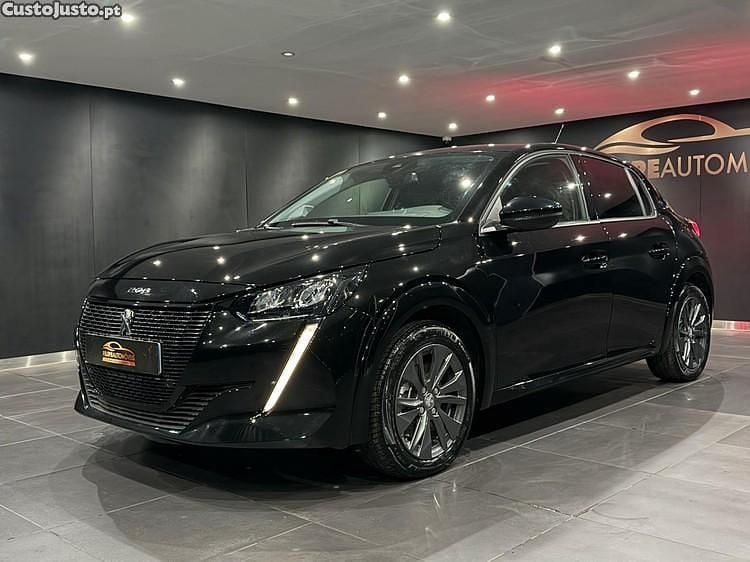 Preto Usado 2022 Peugeot e-2008 Allure SUV | € 18.900 (Super Preço) - Imagem 1/1