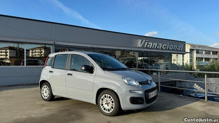Usado Fiat Panda 2021 Cinza Citadino