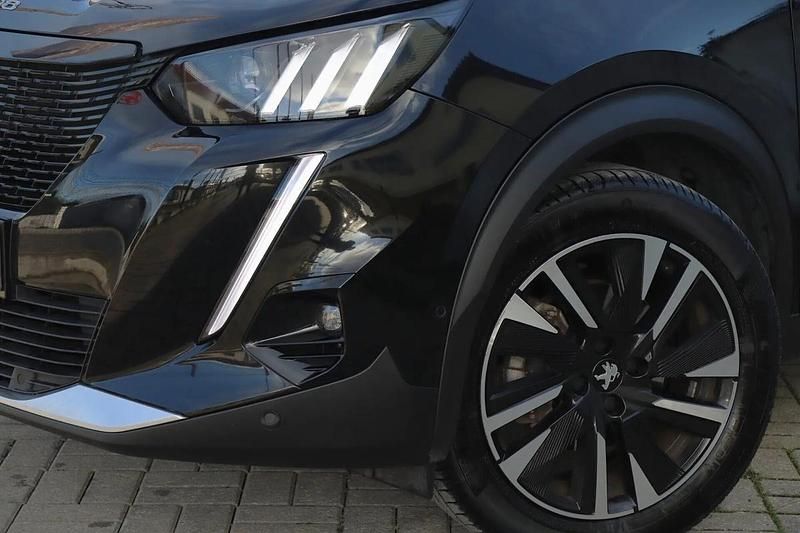 Usado Peugeot e-2008 GT 100 kW (136 HP) 2022 Preto SUV