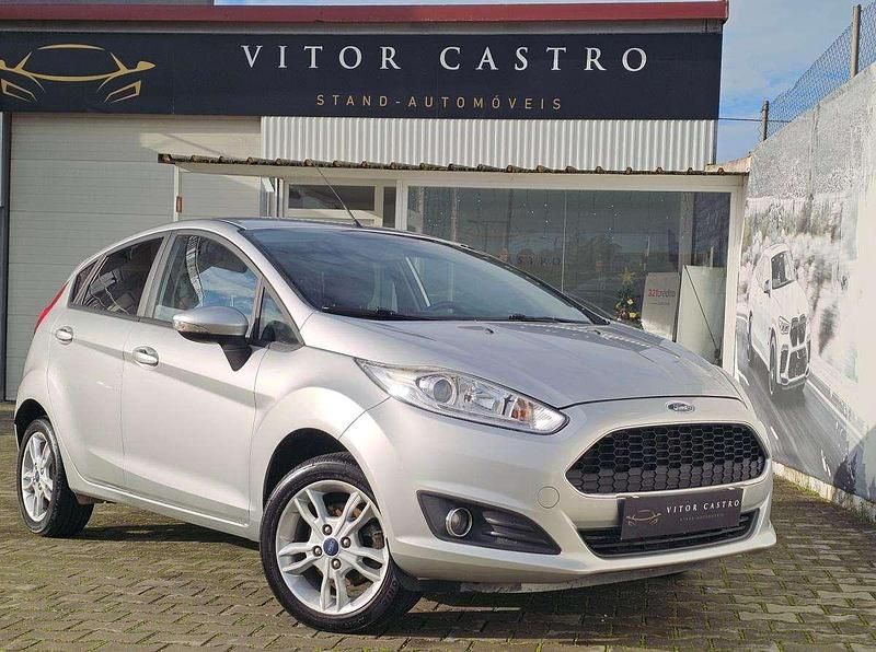 Cinza Usado 2017 Ford Fiesta Titanium | € 8.990 (Bom preço) - Imagem 1/4