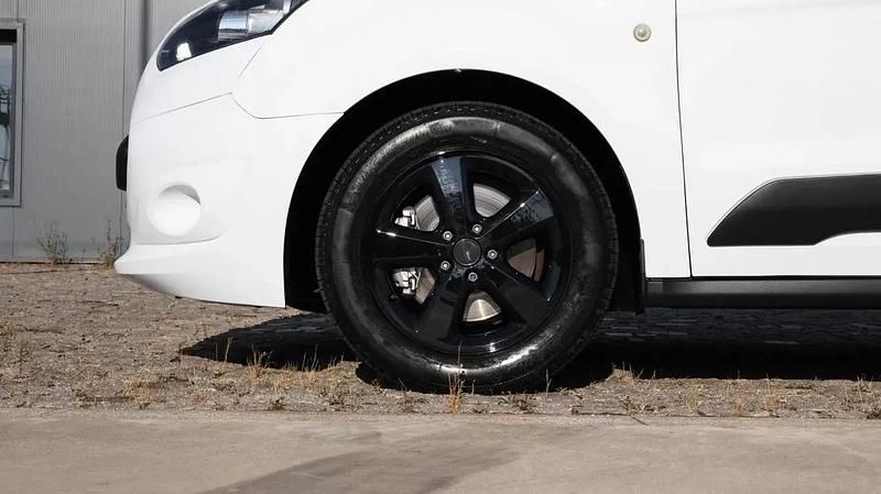 Usado Ford Transit Connect 100 HP (73 kW) 2017 Branco Monovolume