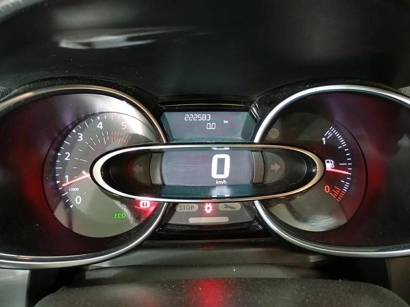 Usado Renault Clio IV 90 HP (66 kW) 2019 Preto Carrinha