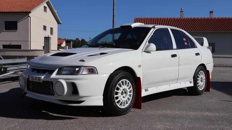 Branco Usado 1997 Mitsubishi Lancer Sedan | € 52.500 - Imagem 1/4