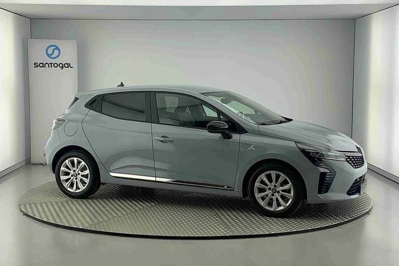 Cinzento Usado 2023 Renault Clio V Evolution Citadino | € 17.300 (Preço justo) - Imagem 1/4
