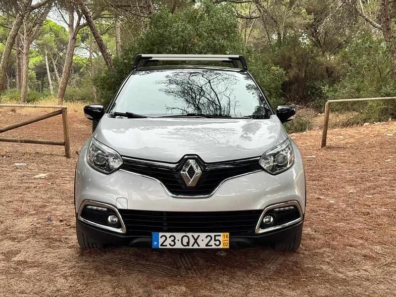 Cinzento Usado 2016 Renault Captur SUV | € 13.900 (Preço justo) - Imagem 1/4