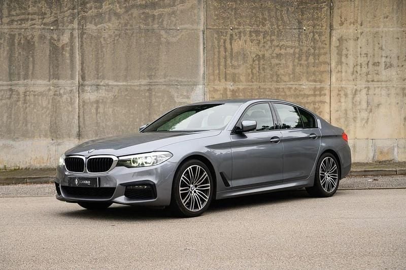 Cinza Usado 2019 BMW 520 Sedan | € 29.990 (Preço justo) - Imagem 1/4