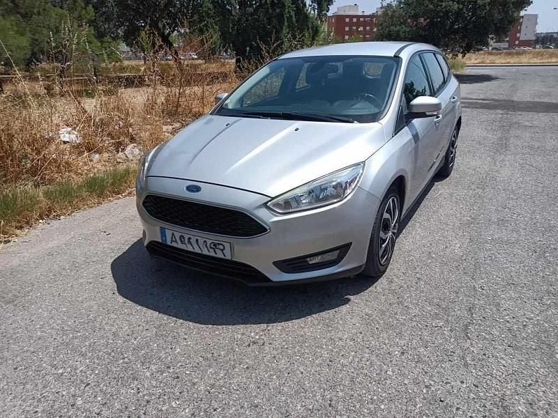 Cinzento Usado 2018 Ford Focus Sedan | € 8.900 (Super Preço) - Imagem 1/4
