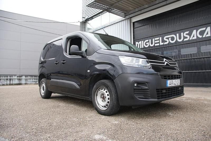 Preto Usado 2022 Citroën Berlingo Monovolume | € 14.000 (Preço justo) - Imagem 1/4