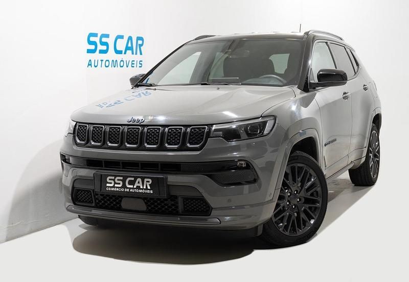 Usado Jeep Compass 240 HP (176 kW) 2021 Cinza SUV