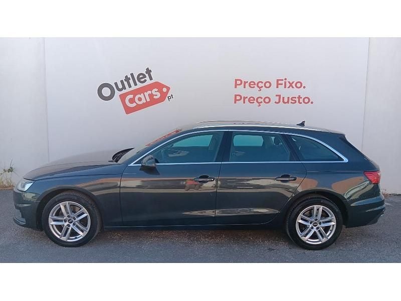 Usado Audi A4 Advanced 136 HP (100 kW) 2022 Cinzento escuro metalizado Carrinha